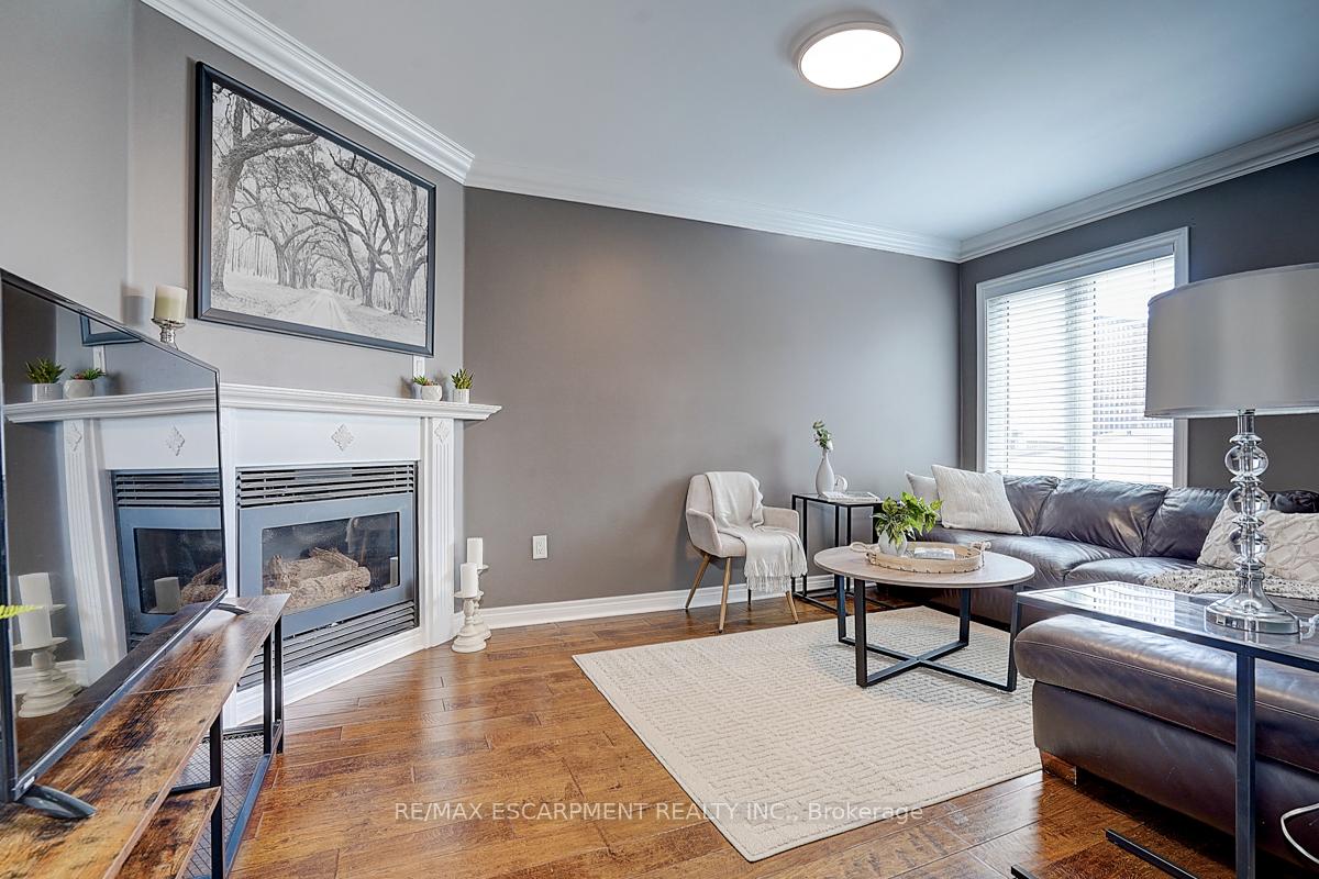 Photo 10 of 11 Rosanna Crescent, Vaughan, Maple — HOMEH