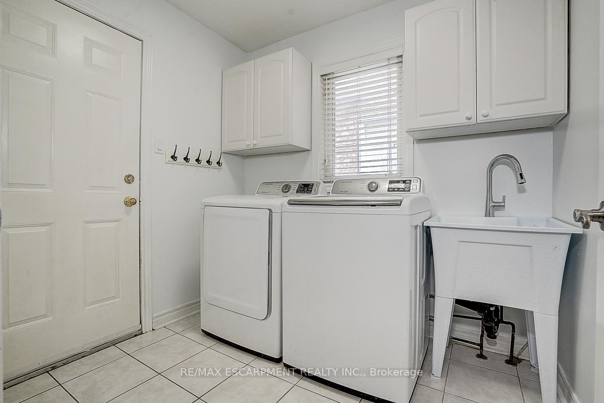 Photo 16 of 11 Rosanna Crescent, Vaughan, Maple — HOMEH