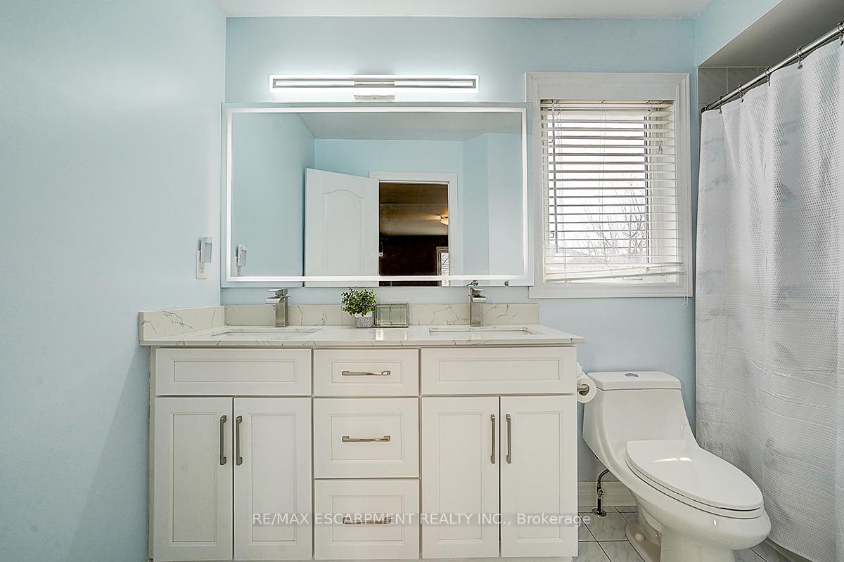 Photo 20 of 11 Rosanna Crescent, Vaughan, Maple — HOMEH