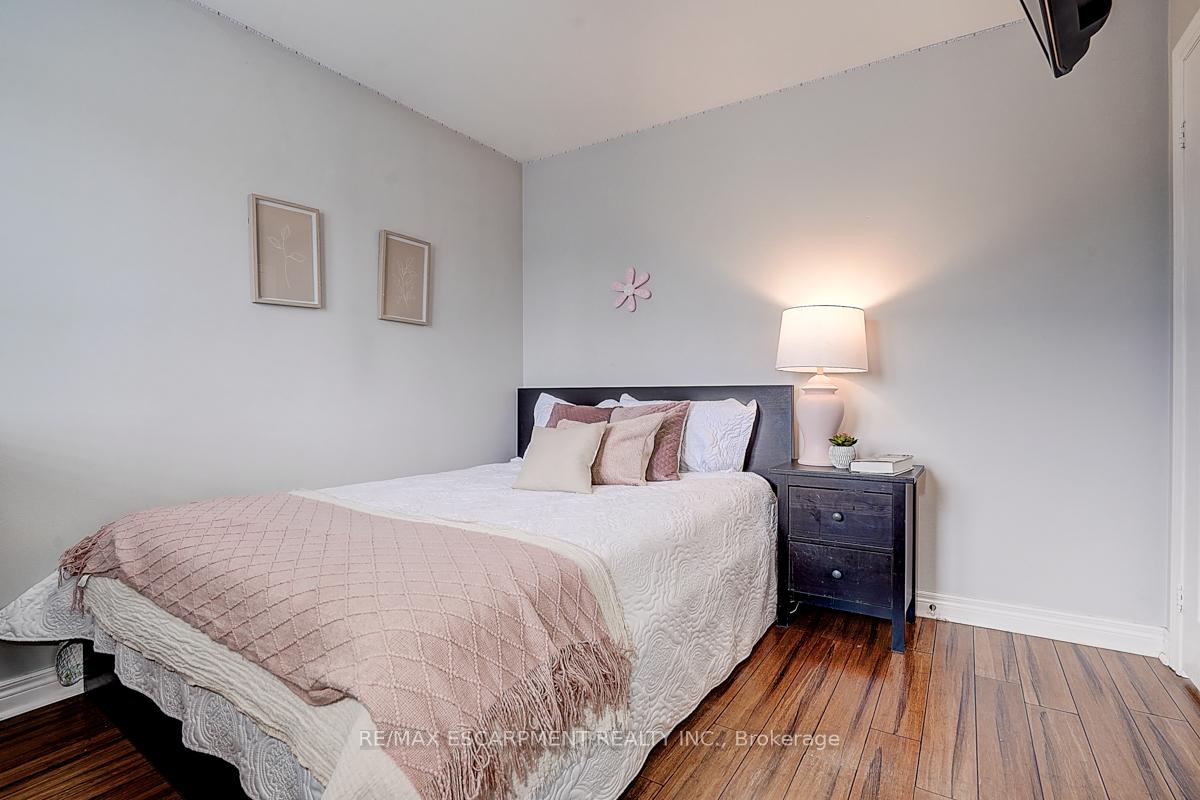 Photo 26 of 11 Rosanna Crescent, Vaughan, Maple — HOMEH