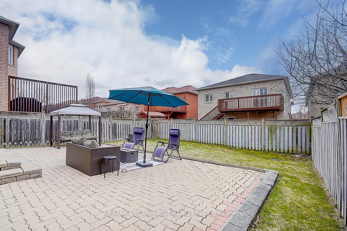 Photo 30 of 11 Rosanna Crescent, Vaughan, Maple — HOMEH