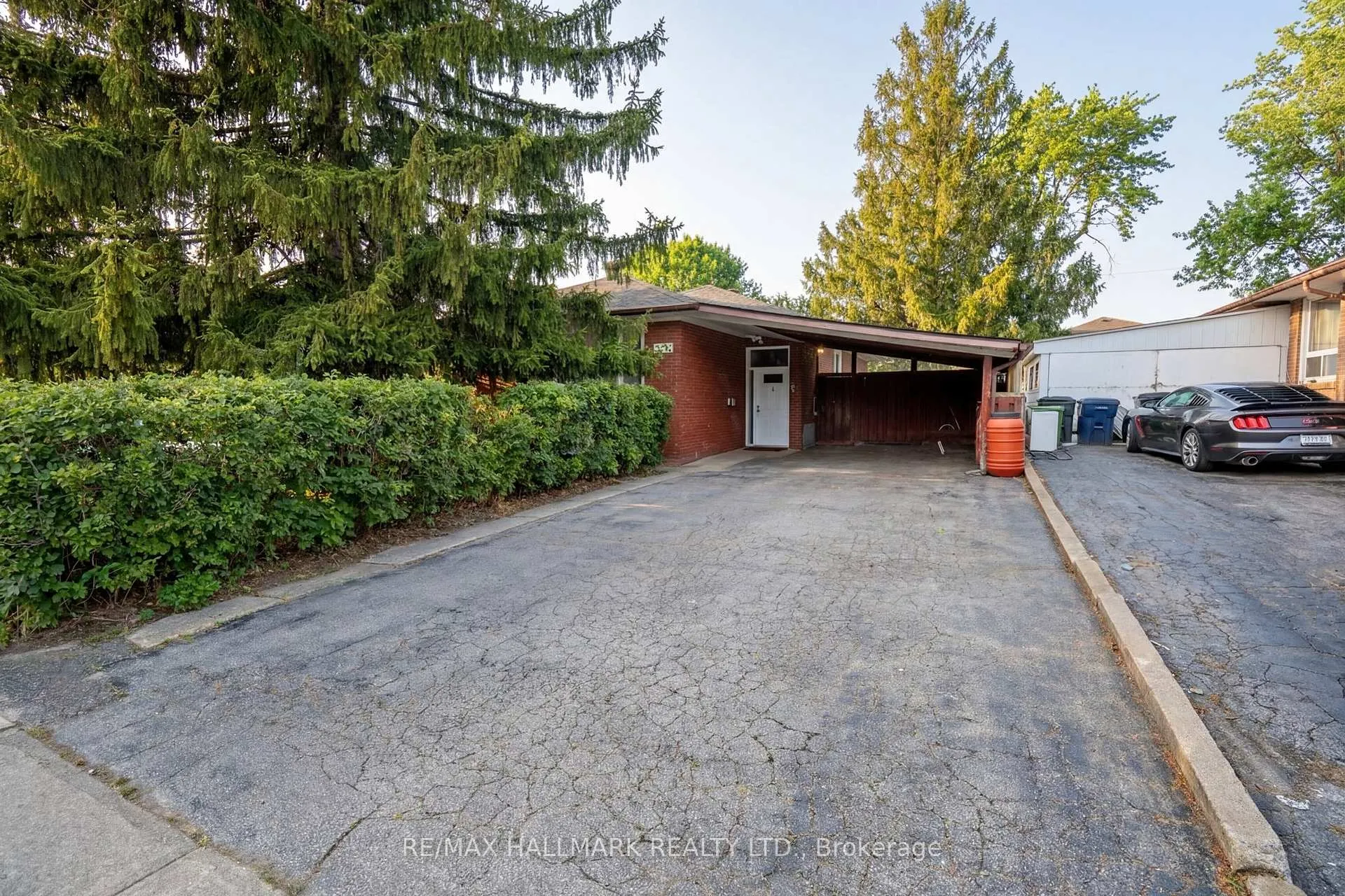 Photo 1 of 3782 St.Clair Avenue E, Scarborough, Cliffcrest — HOMEH