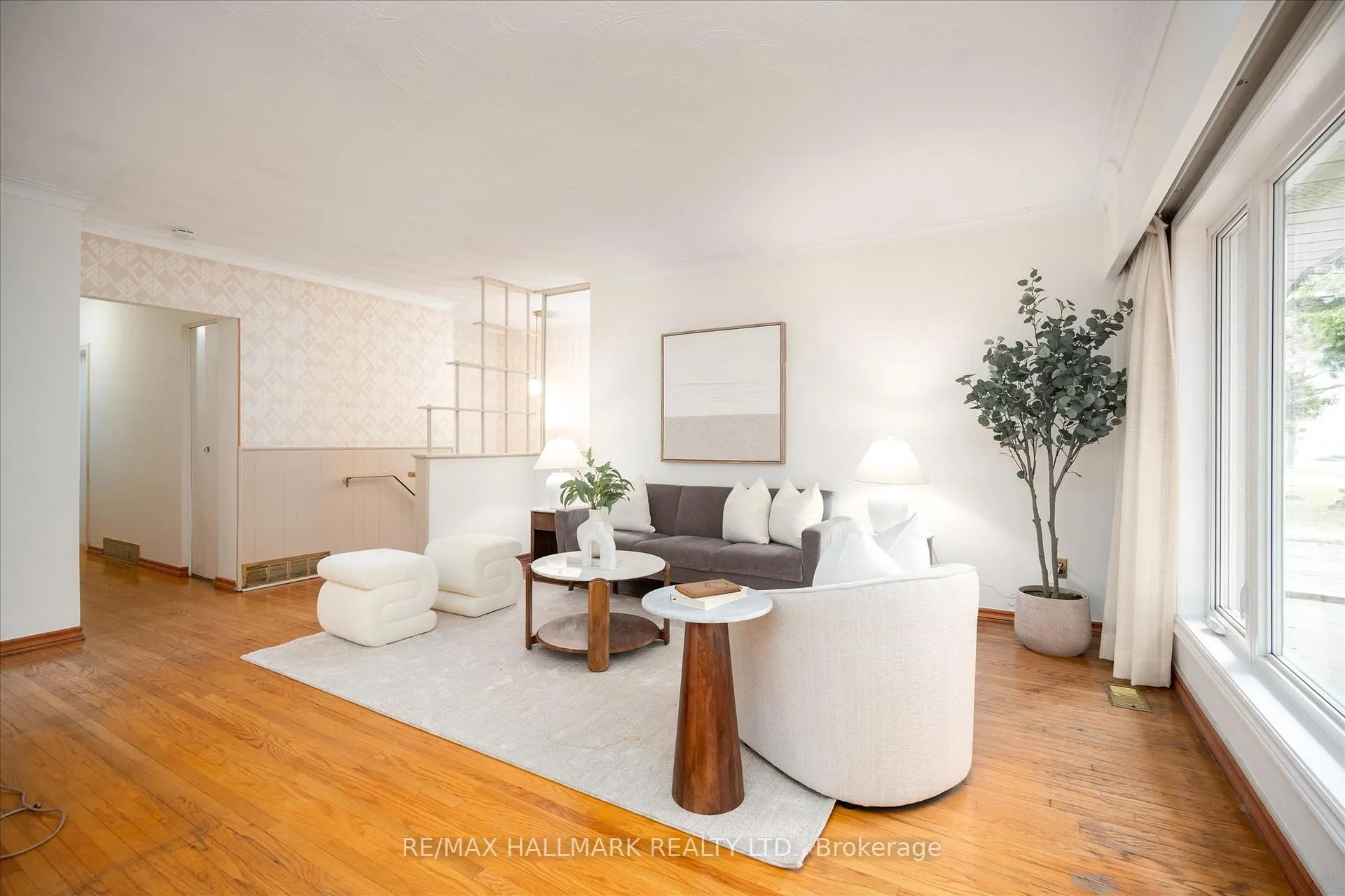 Photo 6 of 3782 St.Clair Avenue E, Scarborough, Cliffcrest — HOMEH