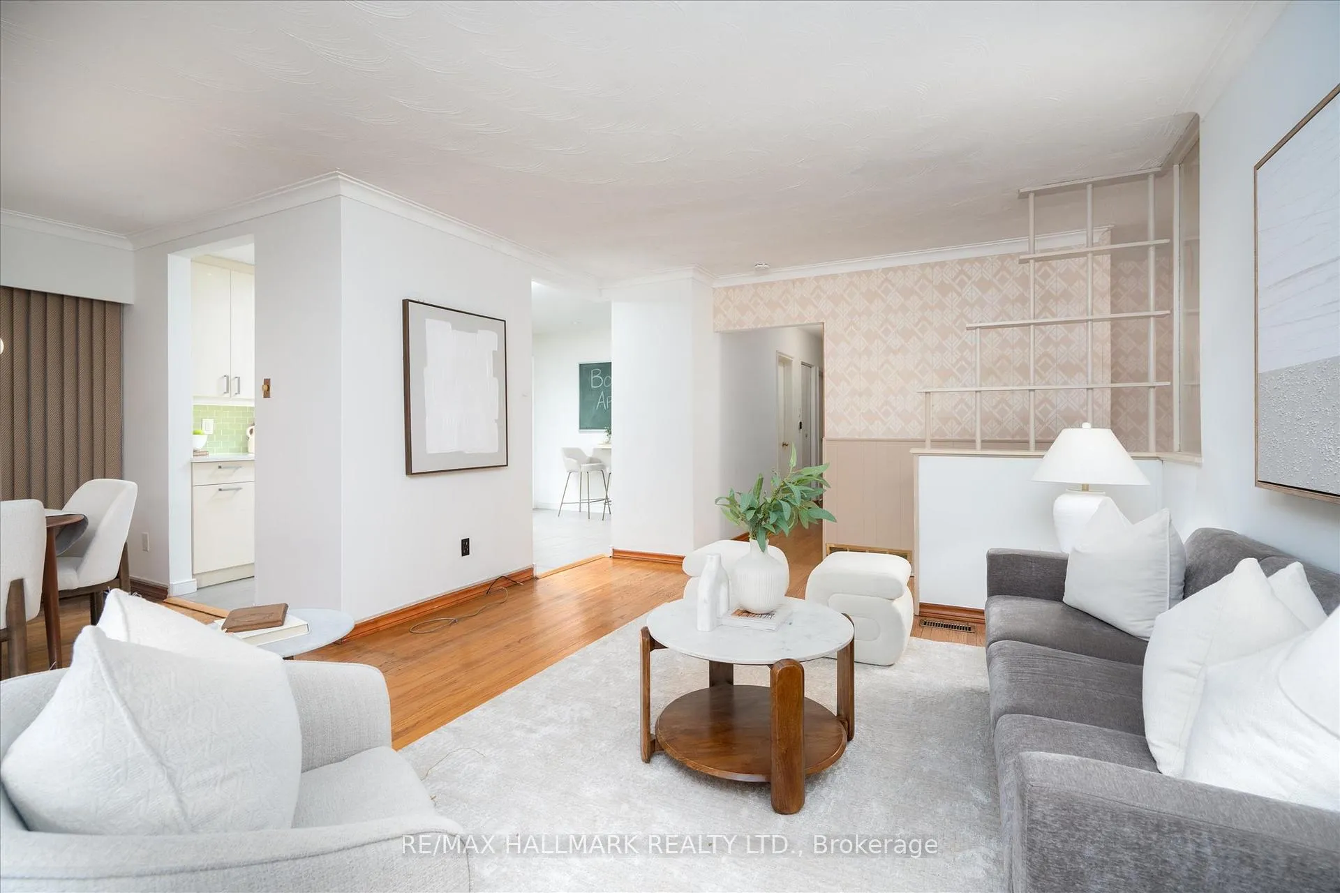 Photo 8 of 3782 St.Clair Avenue E, Scarborough, Cliffcrest — HOMEH