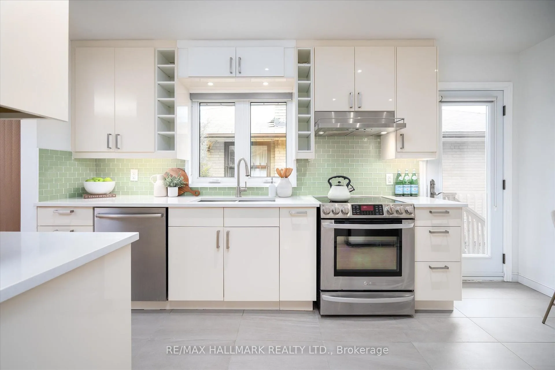 Photo 11 of 3782 St.Clair Avenue E, Scarborough, Cliffcrest — HOMEH