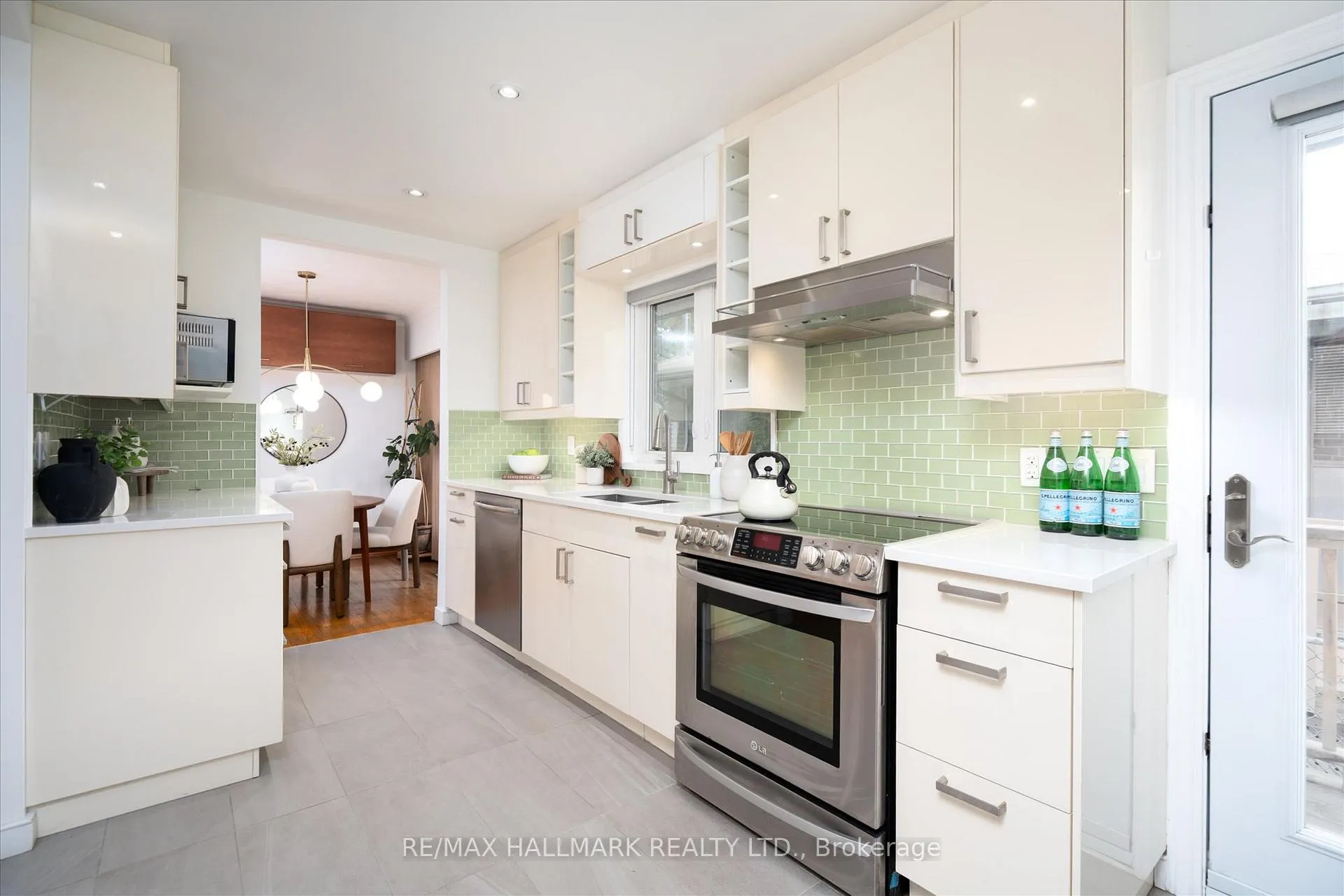Photo 13 of 3782 St.Clair Avenue E, Scarborough, Cliffcrest — HOMEH