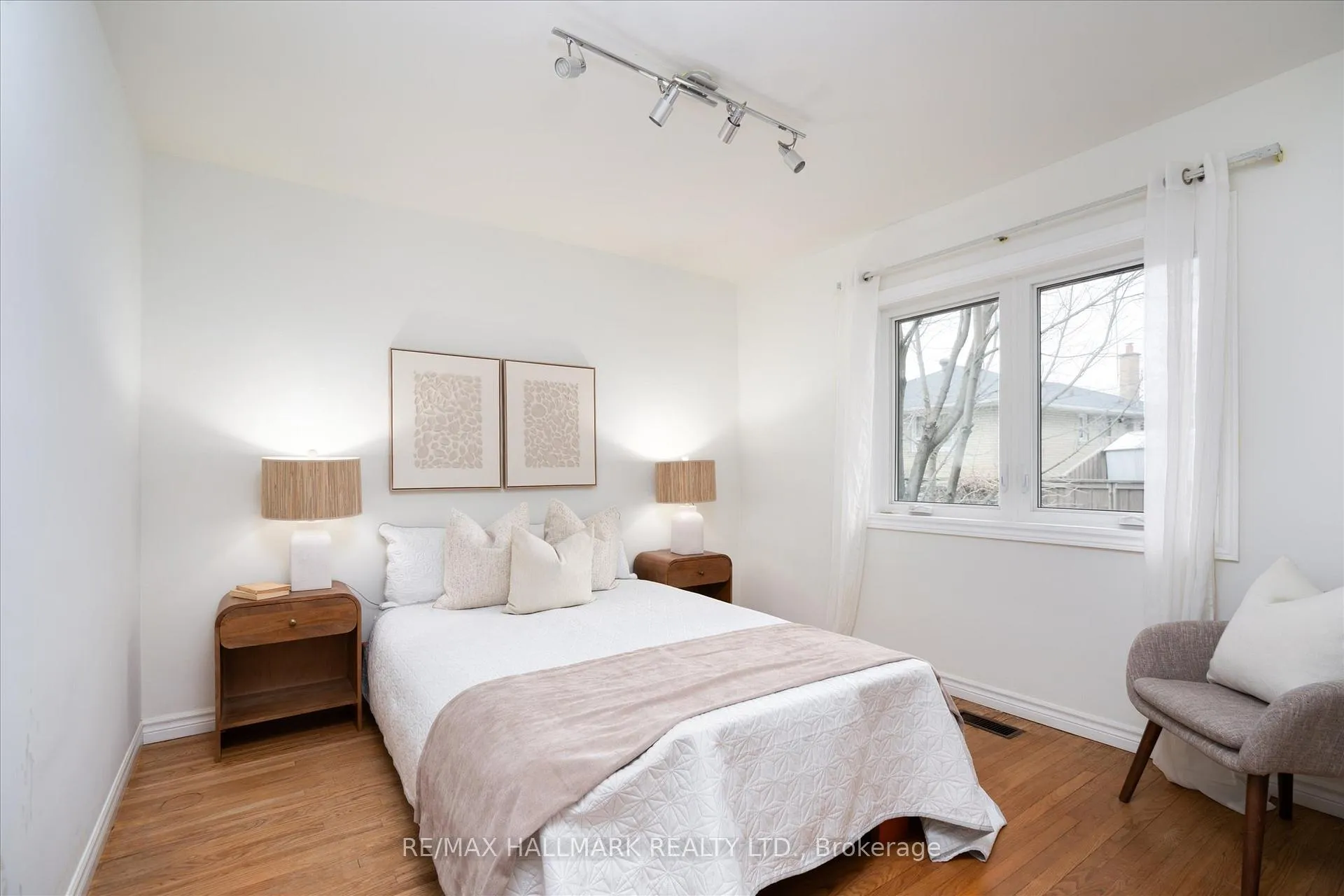 Photo 18 of 3782 St.Clair Avenue E, Scarborough, Cliffcrest — HOMEH