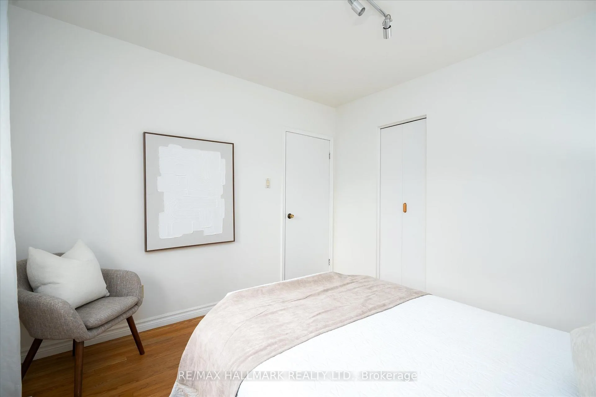 Photo 19 of 3782 St.Clair Avenue E, Scarborough, Cliffcrest — HOMEH