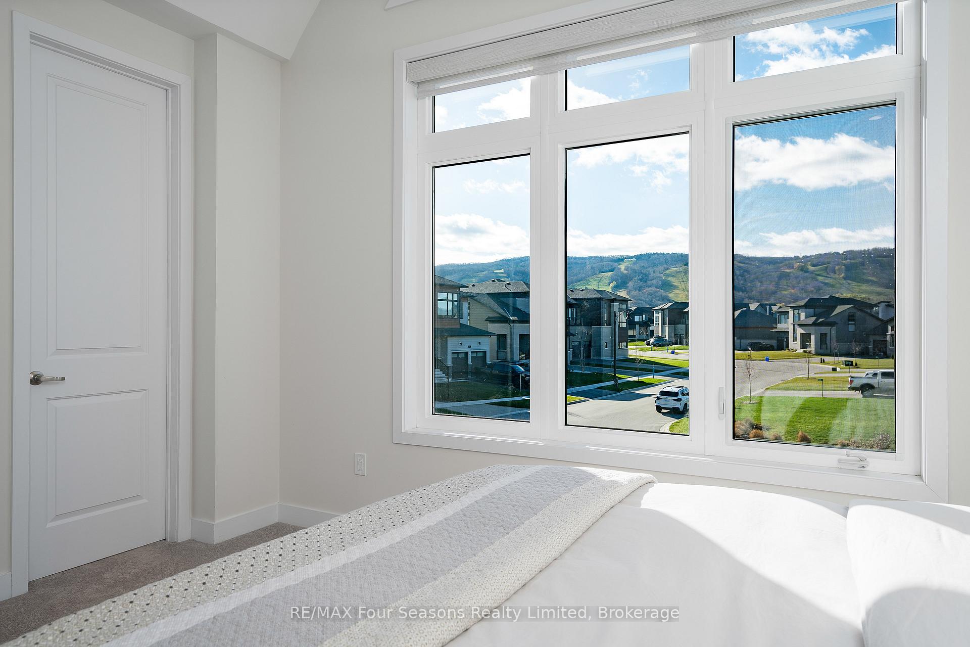 Photo 43 of 176 Springside Crescent, Blue Mountains — HOMEH