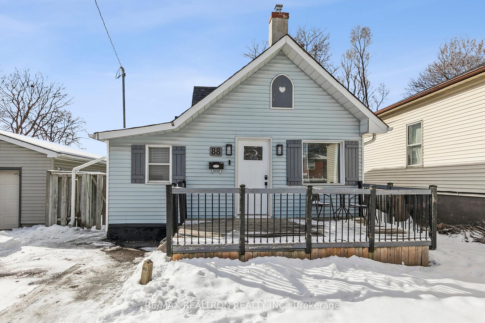 Front of 88 Montrave Avenue