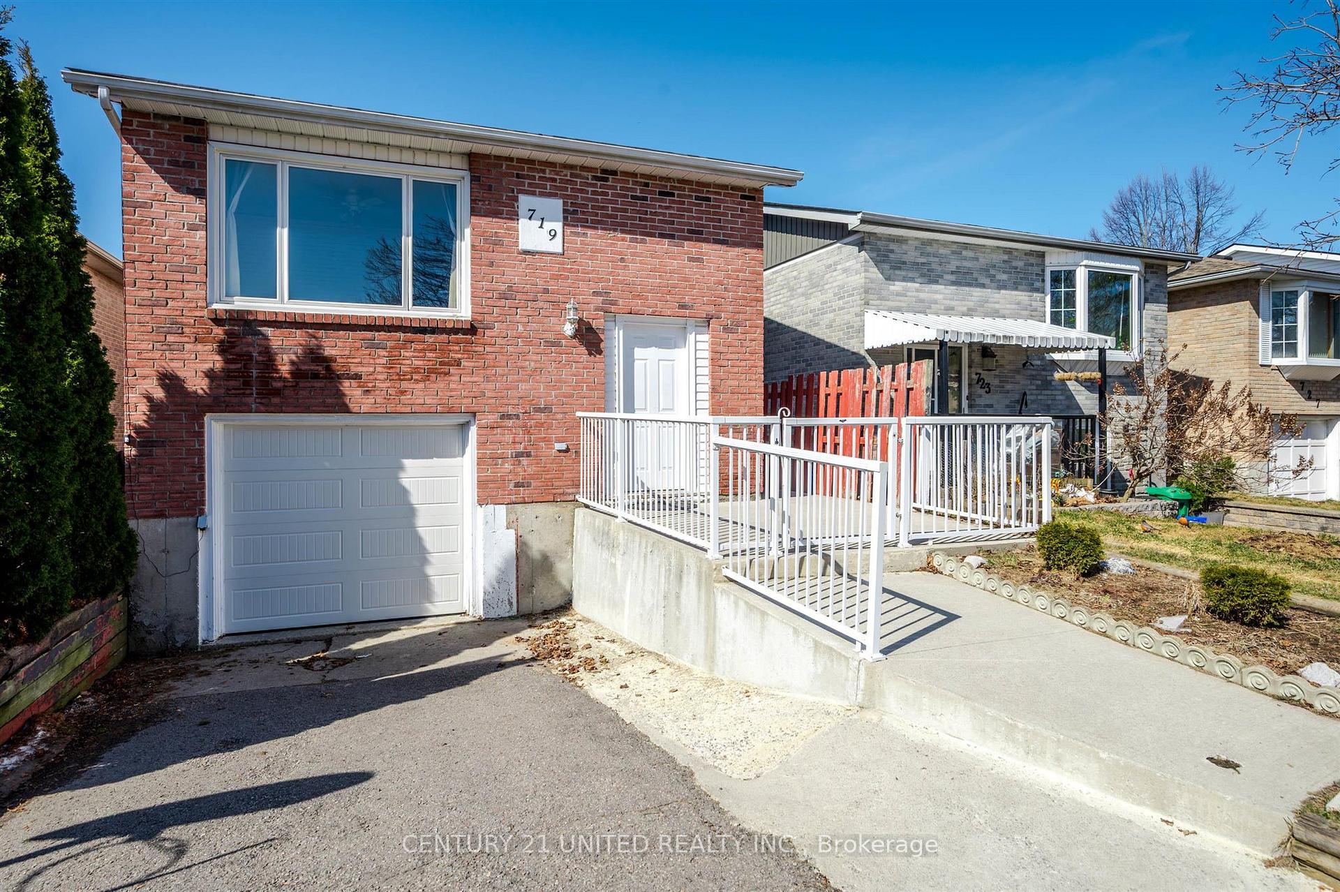 Photo 3 of 719 Mountain Ash Road, Peterborough, Otonabee Ward 1 — HOMEH
