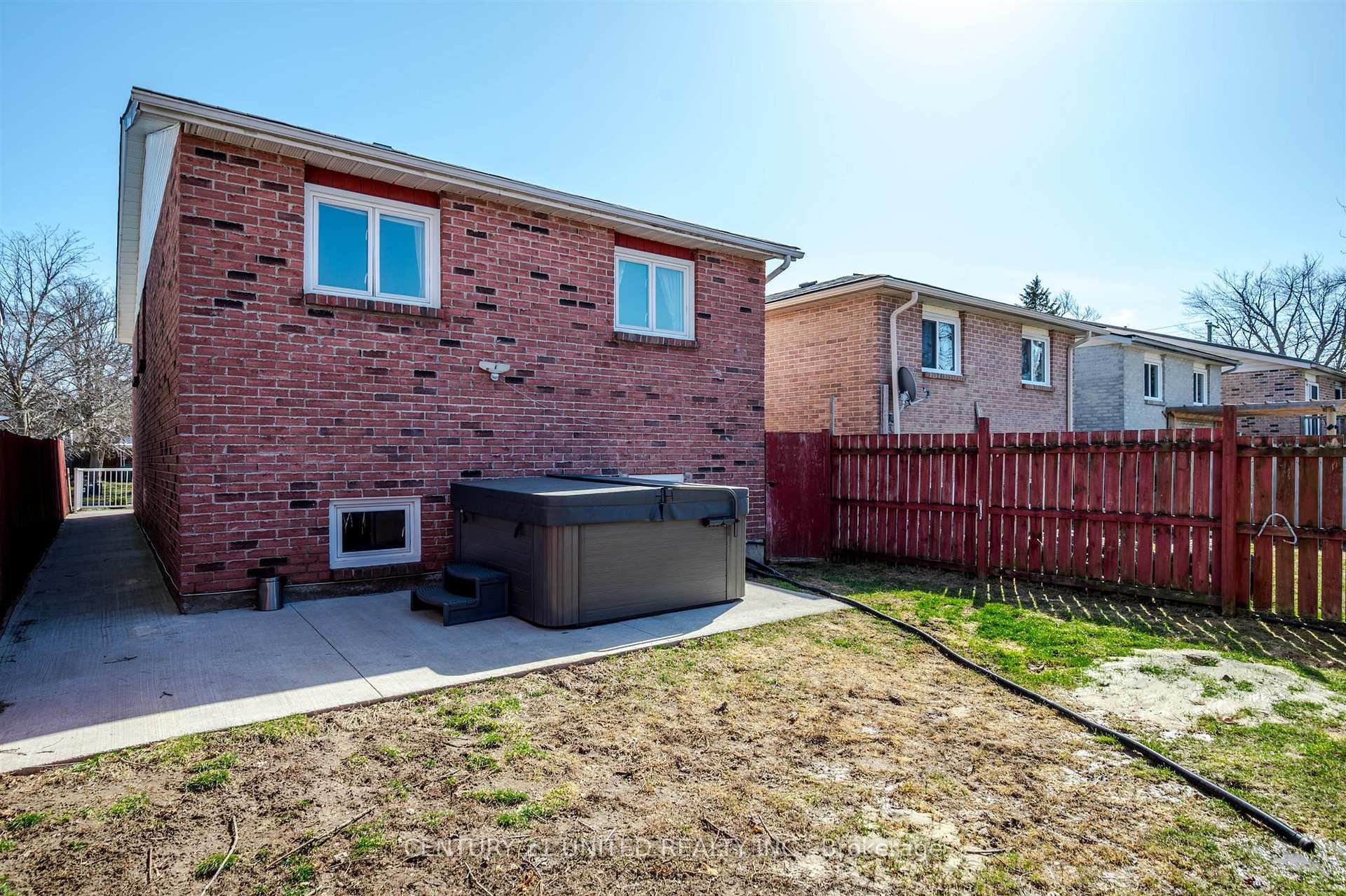 Photo 40 of 719 Mountain Ash Road, Peterborough, Otonabee Ward 1 — HOMEH