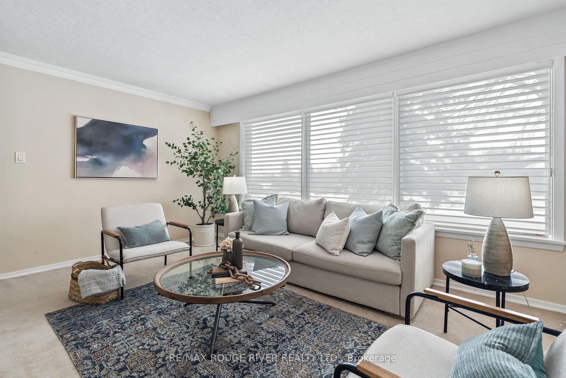 Photo 10 of 811 Bessborough Drive, Oshawa, Centennial — HOMEH