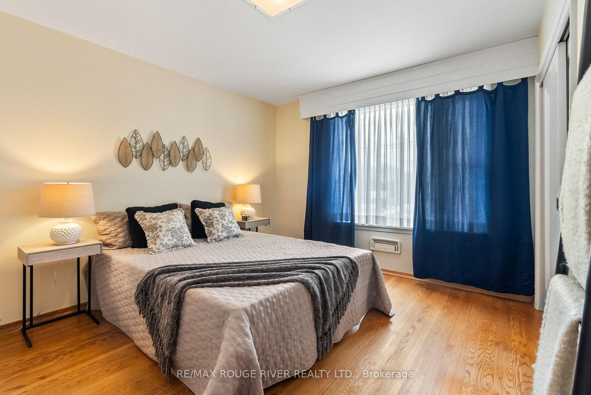 Photo 24 of 811 Bessborough Drive, Oshawa, Centennial — HOMEH