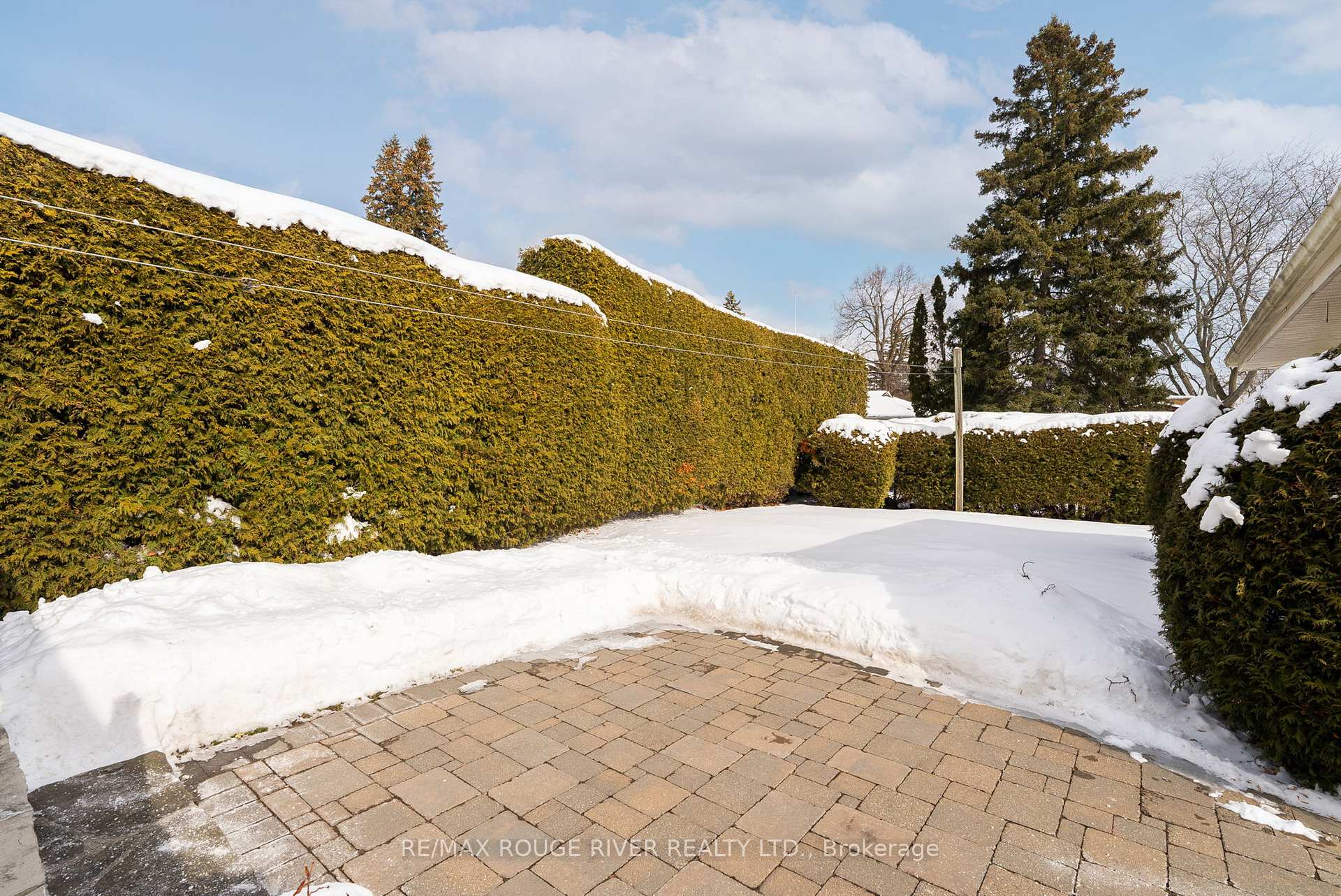 Photo 34 of 811 Bessborough Drive, Oshawa, Centennial — HOMEH