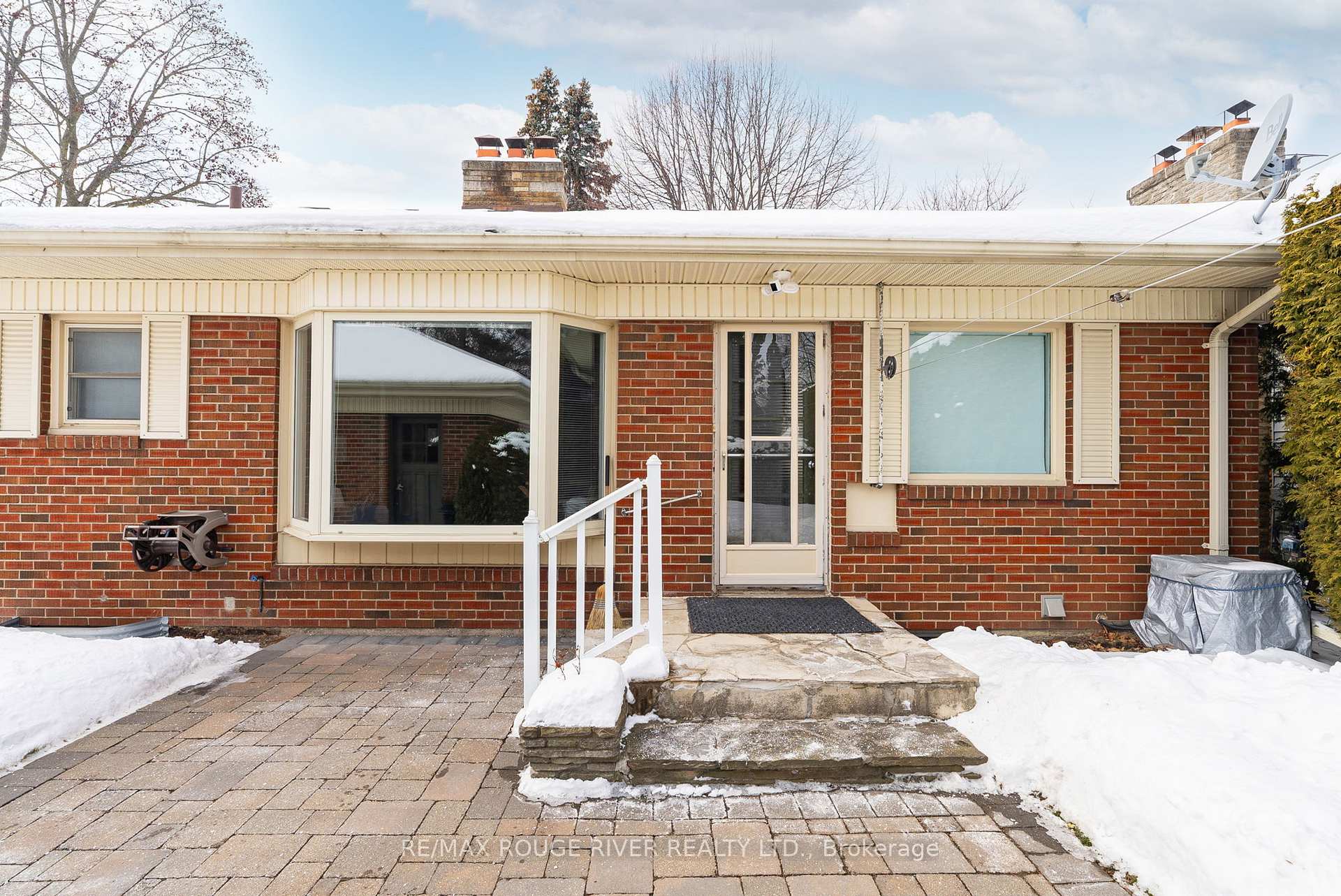 Photo 37 of 811 Bessborough Drive, Oshawa, Centennial — HOMEH