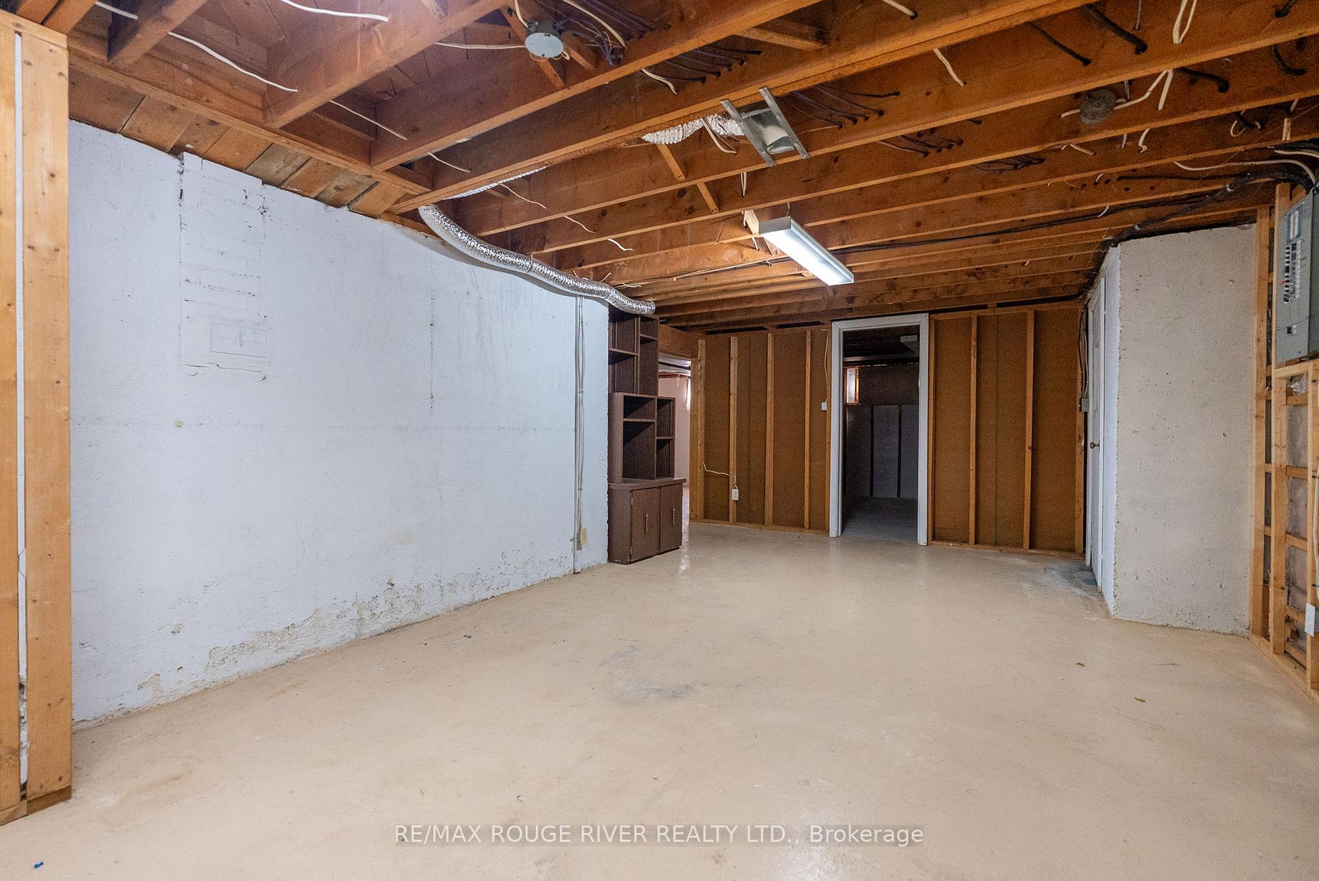 Photo 40 of 811 Bessborough Drive, Oshawa, Centennial — HOMEH
