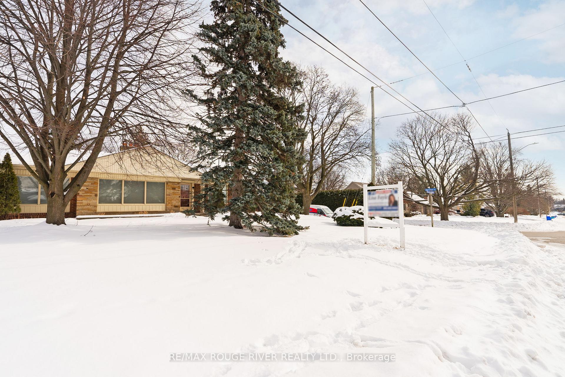 Photo 43 of 811 Bessborough Drive, Oshawa, Centennial — HOMEH