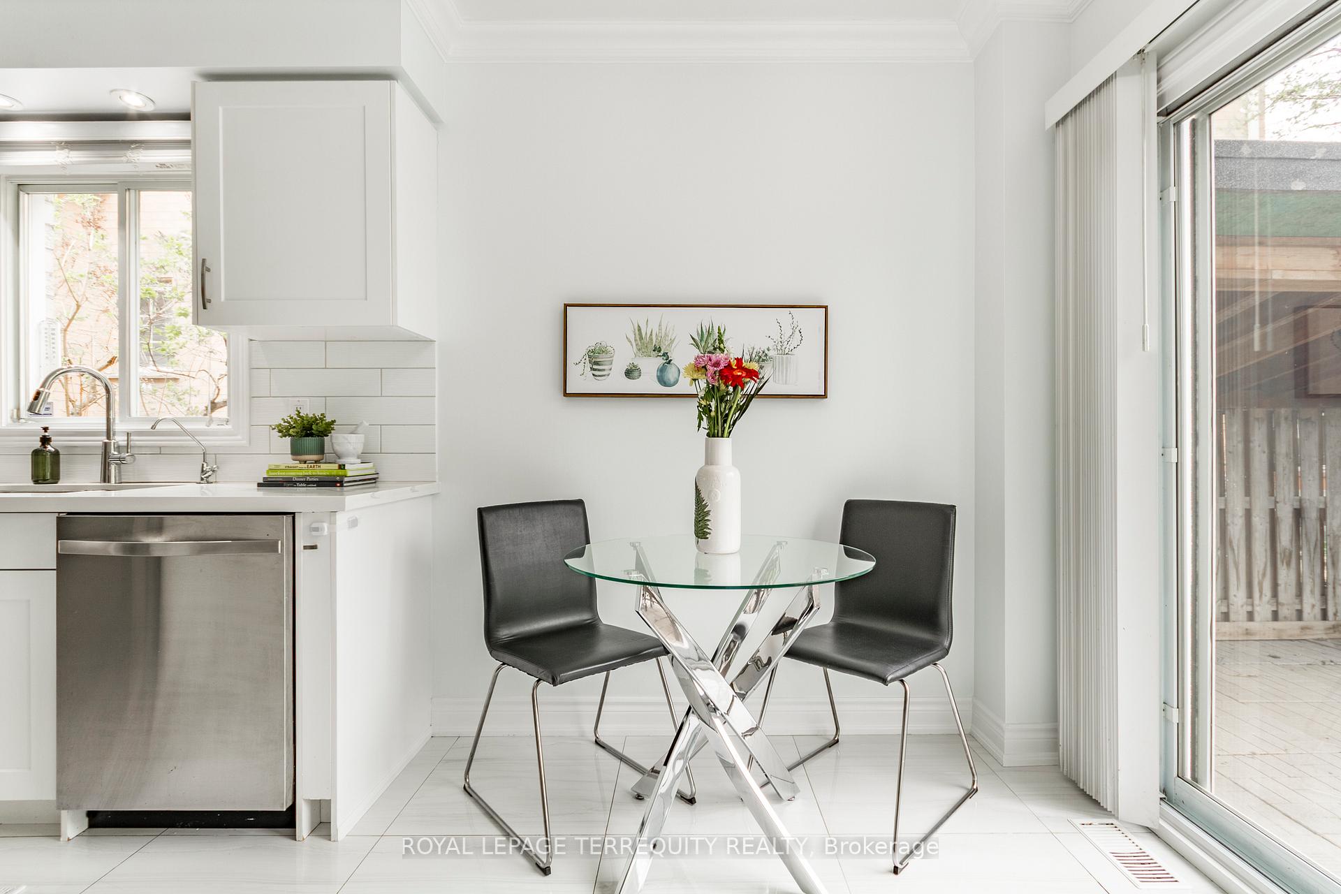 Photo 10 of 155 Monte Carlo Drive, Vaughan, Sonoma Heights — HOMEH