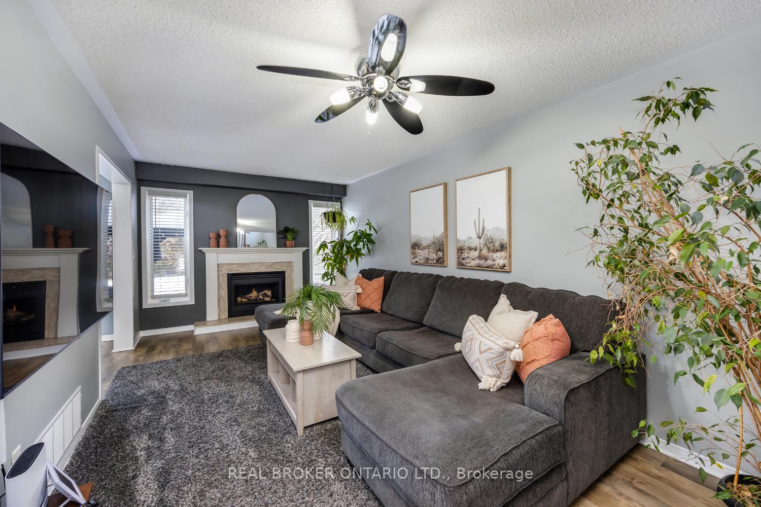 Photo 4 of 1326 Andover Drive, Oshawa, Eastdale — HOMEH