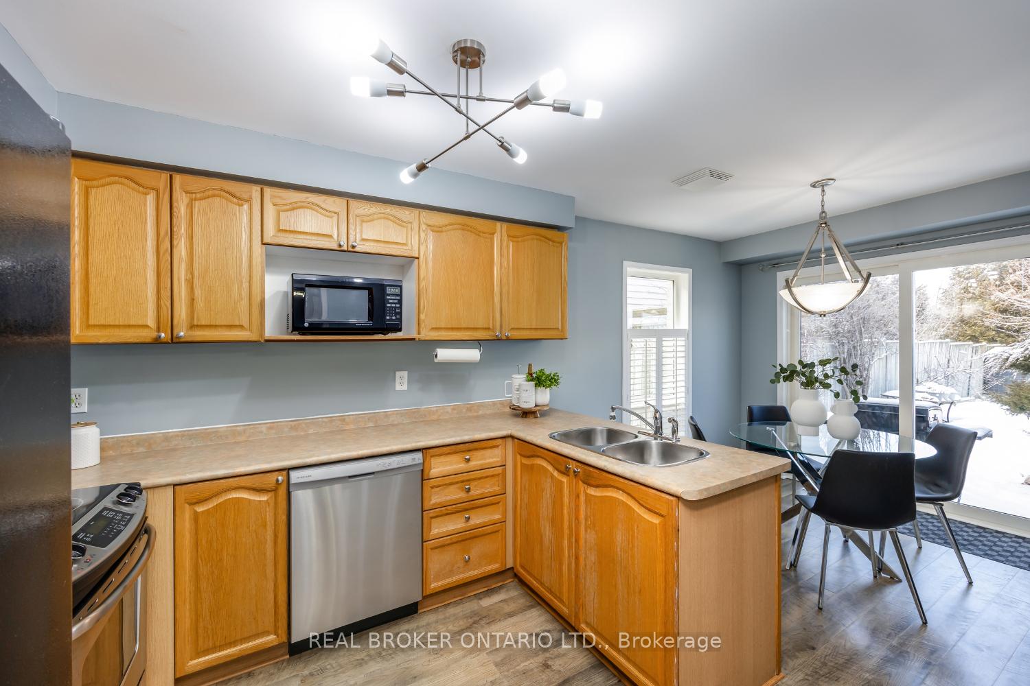 Photo 9 of 1326 Andover Drive, Oshawa, Eastdale — HOMEH