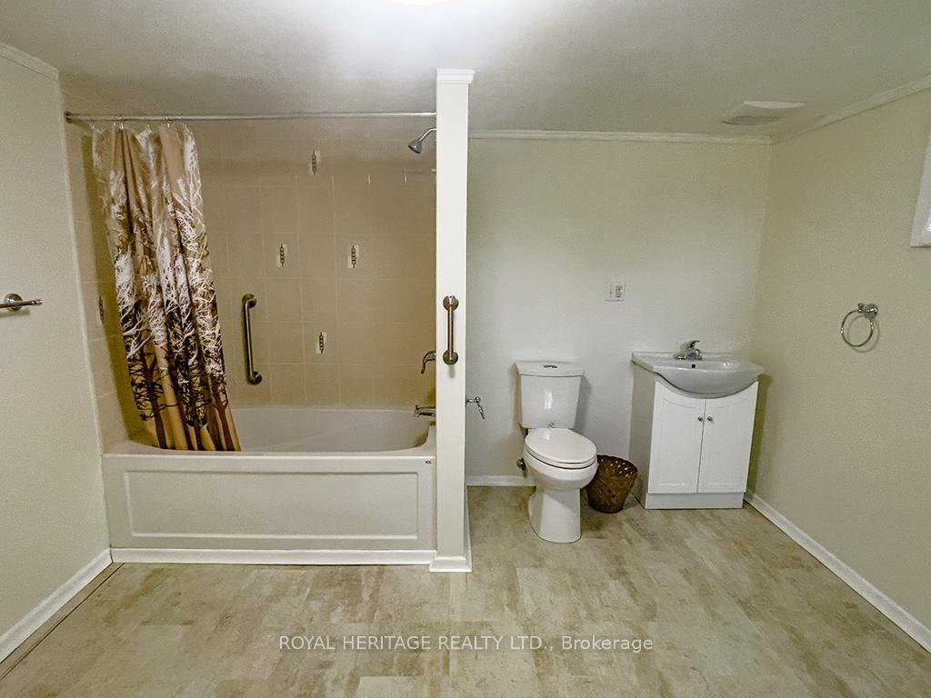Photo 36 of 80 Greenfield Park, Belleville, Thurlow Ward — HOMEH