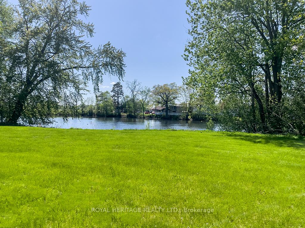 Photo 43 of 80 Greenfield Park, Belleville, Thurlow Ward — HOMEH