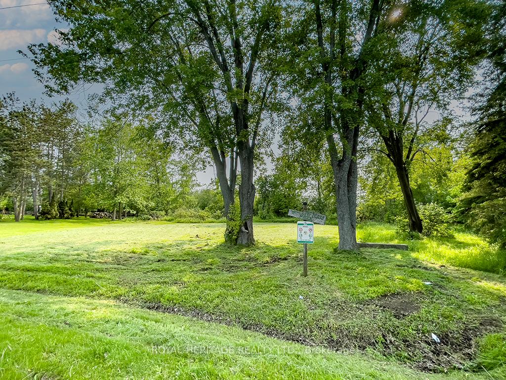 Photo 47 of 80 Greenfield Park, Belleville, Thurlow Ward — HOMEH