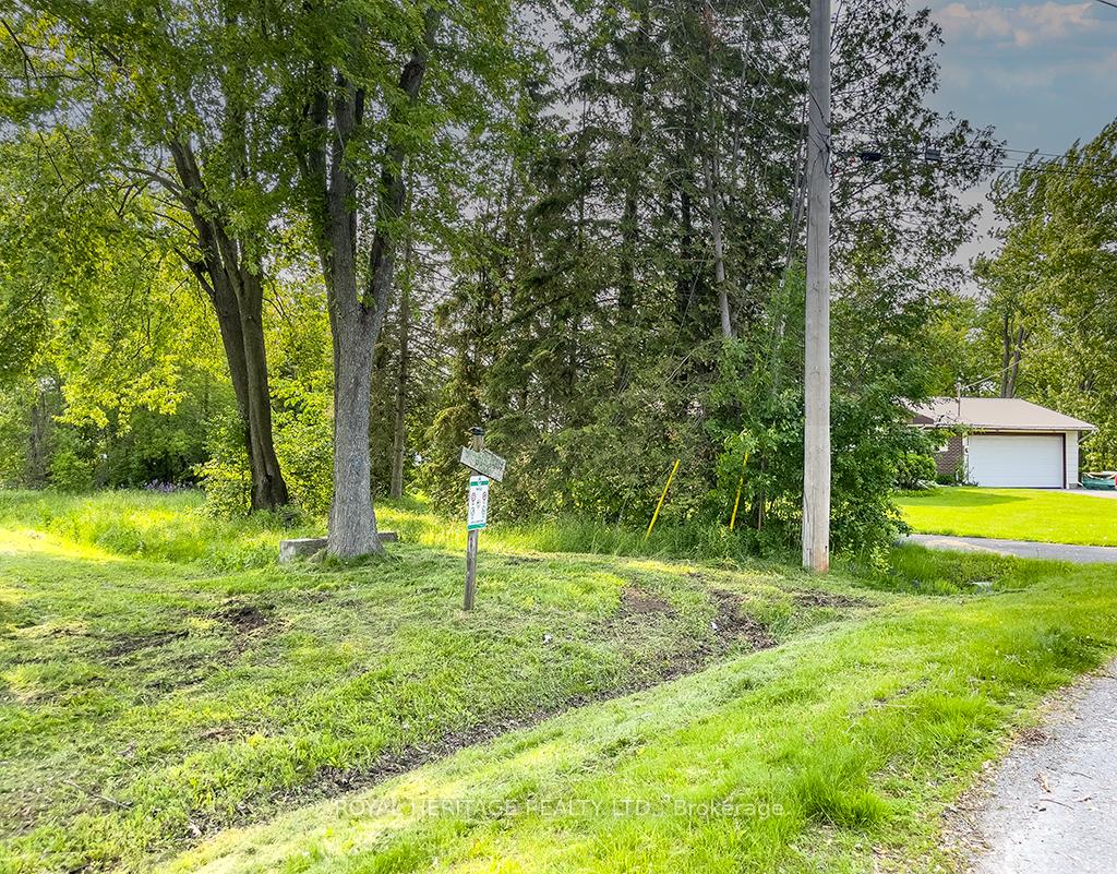 Photo 49 of 80 Greenfield Park, Belleville, Thurlow Ward — HOMEH