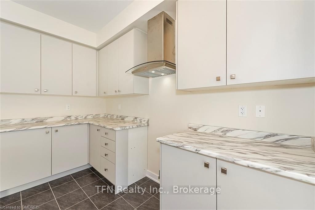 Photo 13 of 59 Downriver Drive, Welland, Dain City — HOMEH