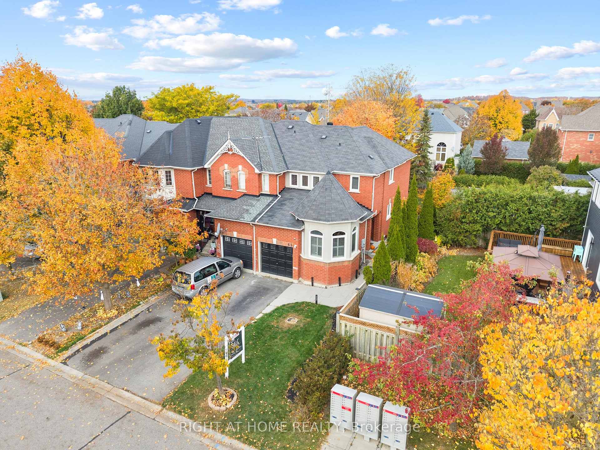 Photo 3 of 65 Zachary Place, Whitby, Brooklin — HOMEH