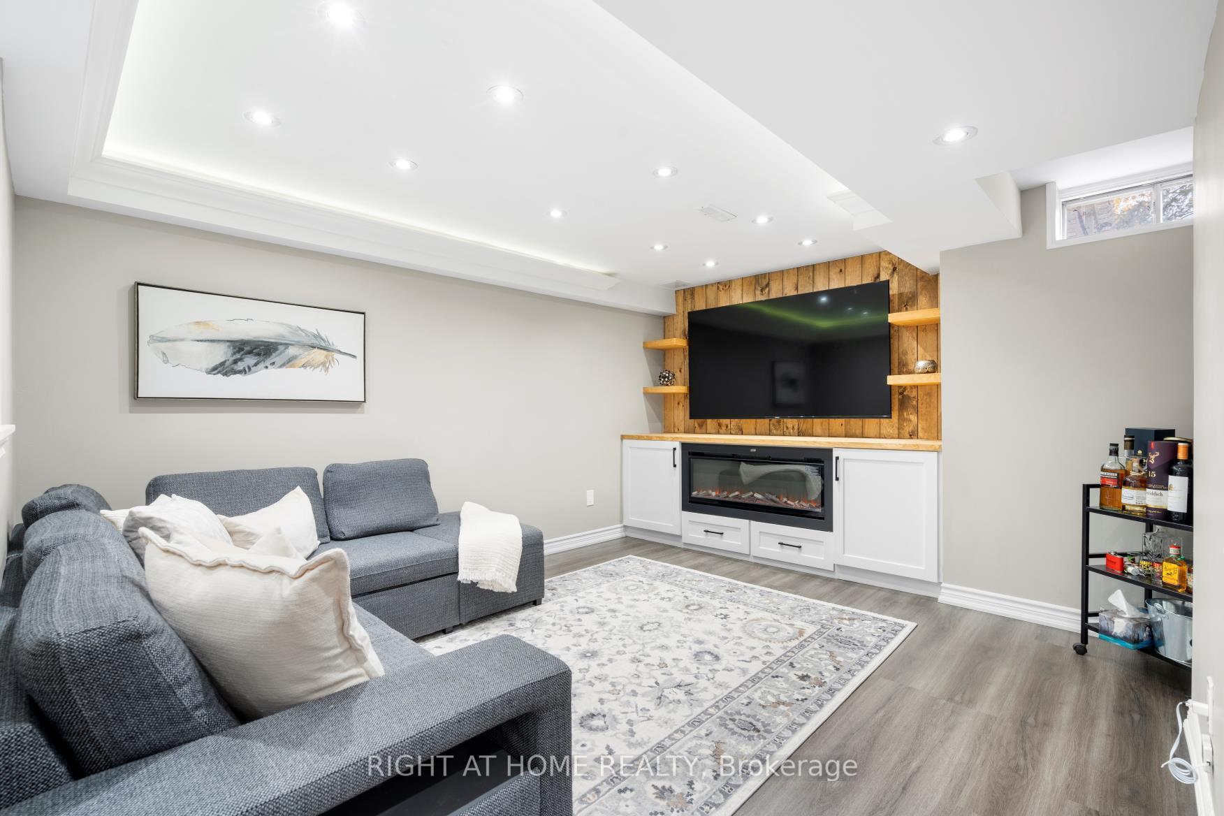 Photo 25 of 65 Zachary Place, Whitby, Brooklin — HOMEH