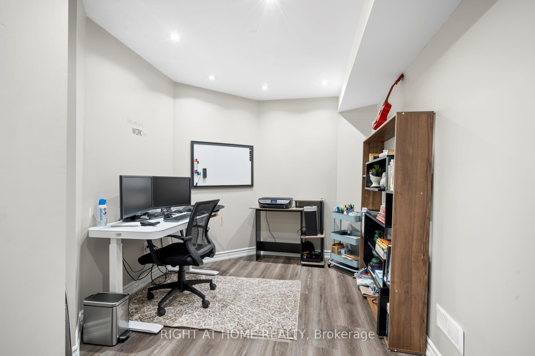 Photo 29 of 65 Zachary Place, Whitby, Brooklin — HOMEH