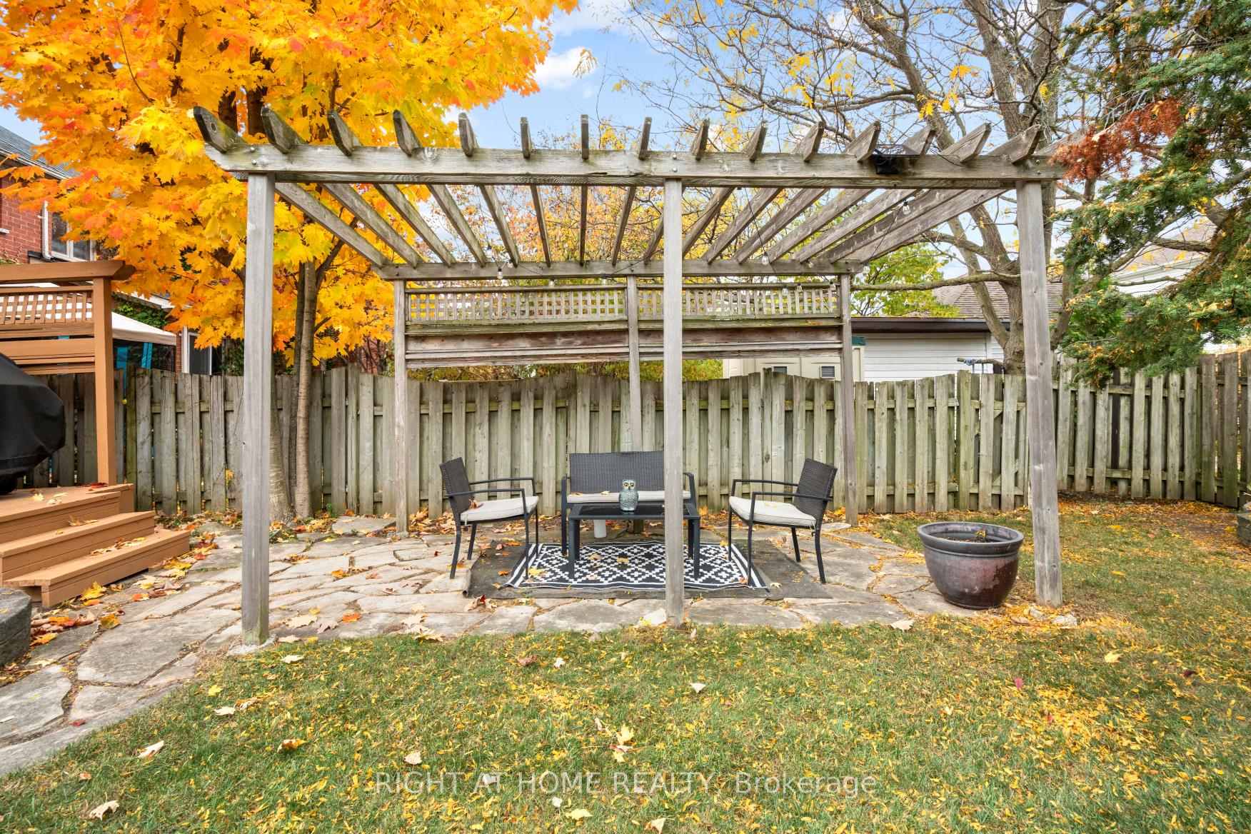 Photo 33 of 65 Zachary Place, Whitby, Brooklin — HOMEH