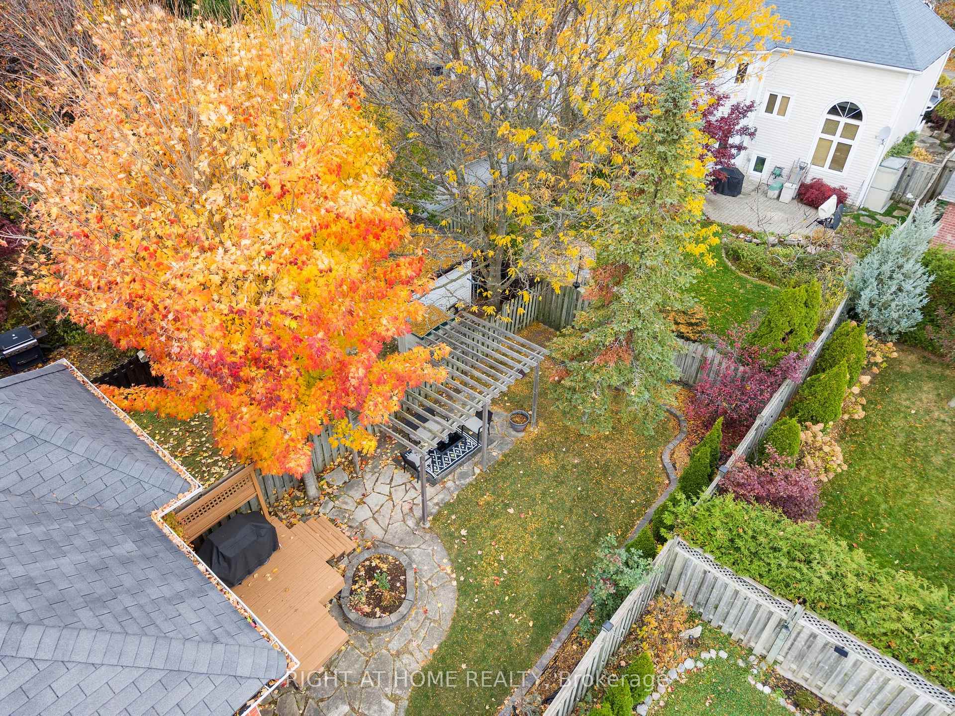 Photo 36 of 65 Zachary Place, Whitby, Brooklin — HOMEH