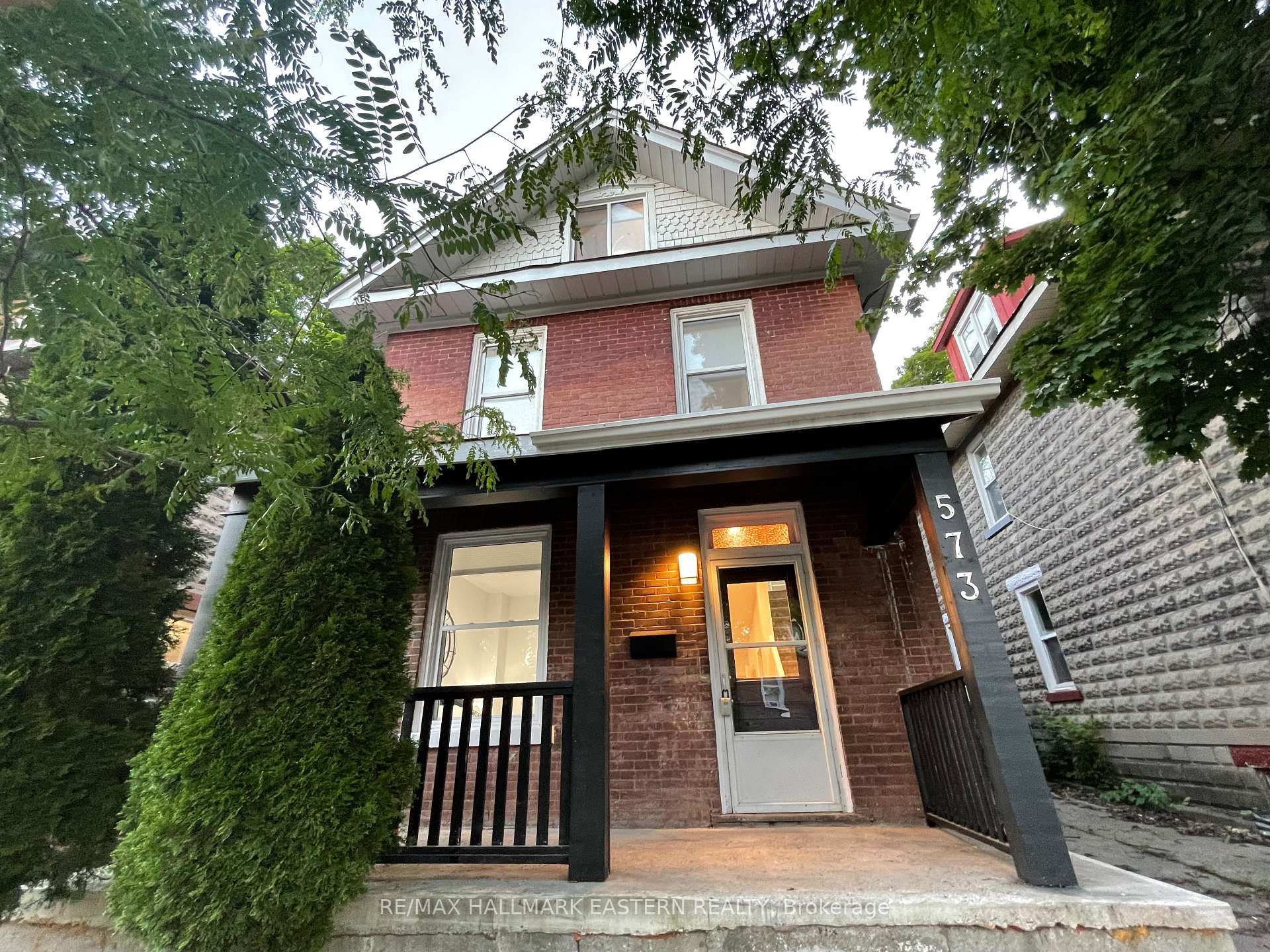Photo 3 of 573 Bethune Street, Peterborough, Town Ward 3 — HOMEH
