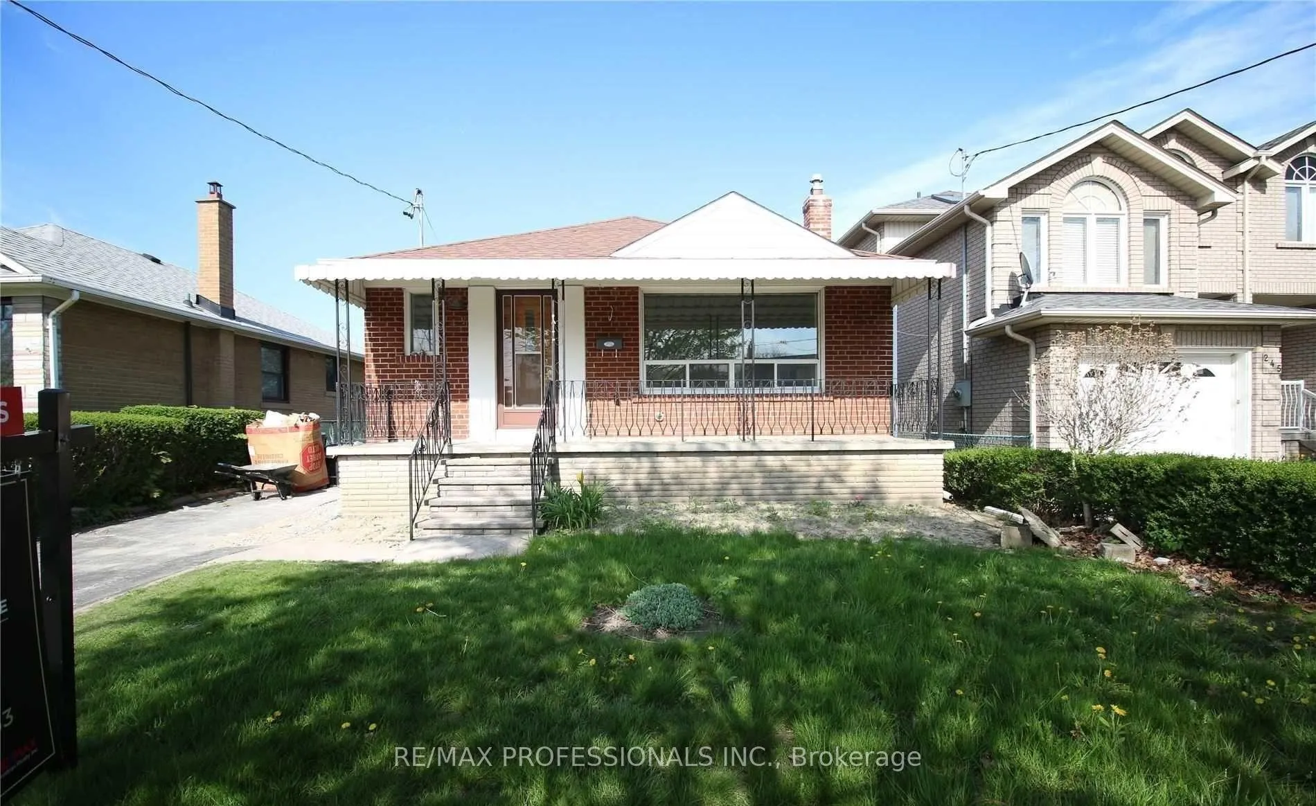 Photo 1 of Unit Main, 247 Beta Street, Etobicoke, Alderwood — HOMEH