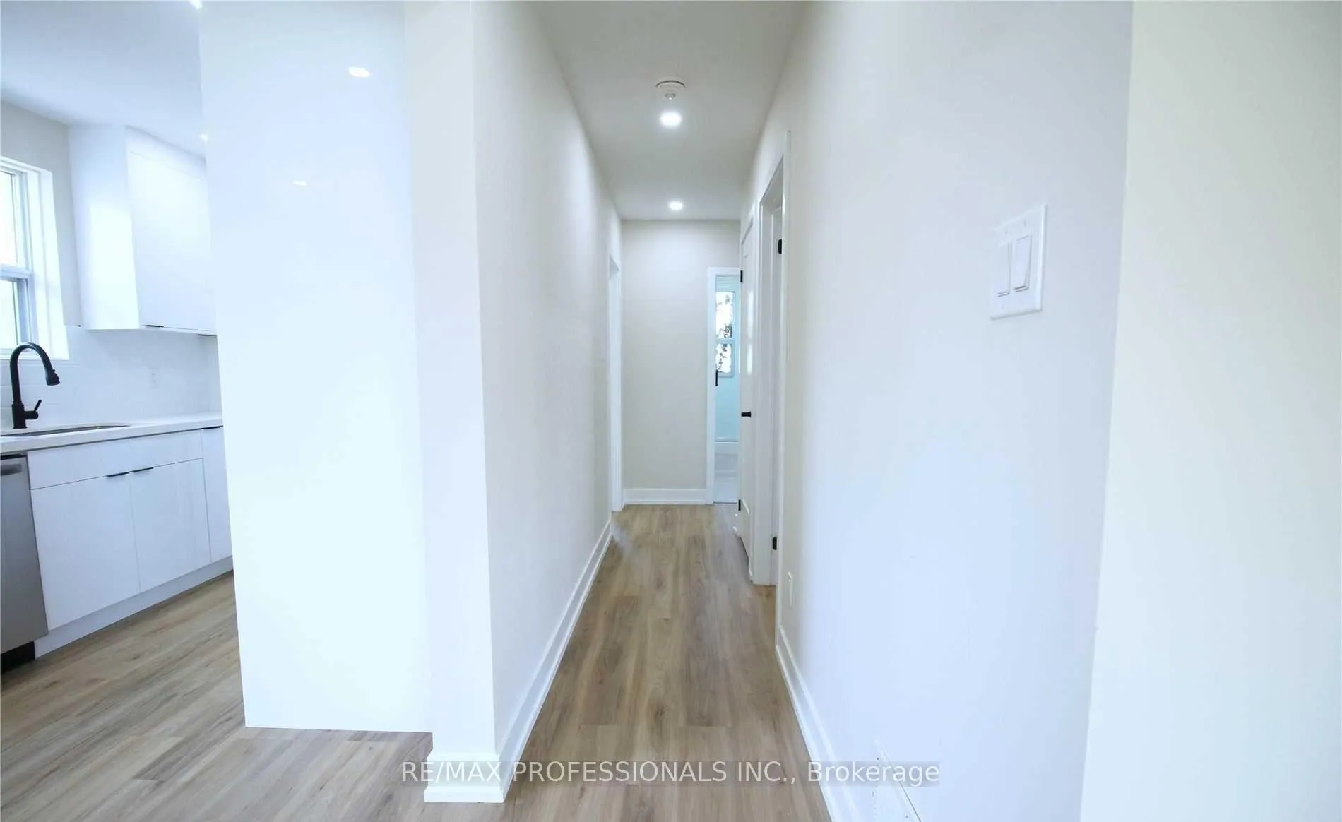 Photo 8 of Unit Main, 247 Beta Street, Etobicoke, Alderwood — HOMEH