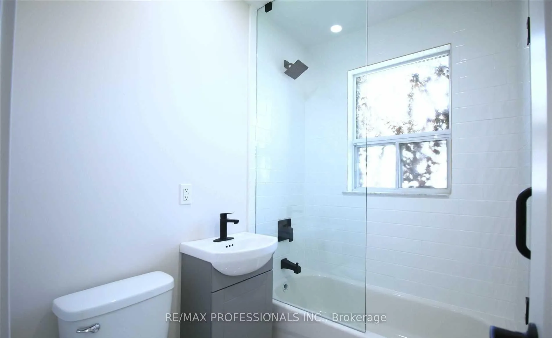 Photo 9 of Unit Main, 247 Beta Street, Etobicoke, Alderwood — HOMEH
