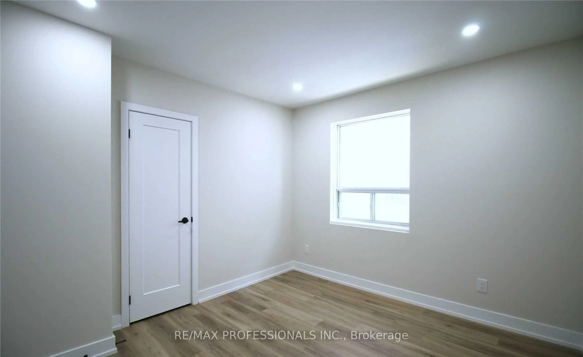 Photo 11 of Unit Main, 247 Beta Street, Etobicoke, Alderwood — HOMEH