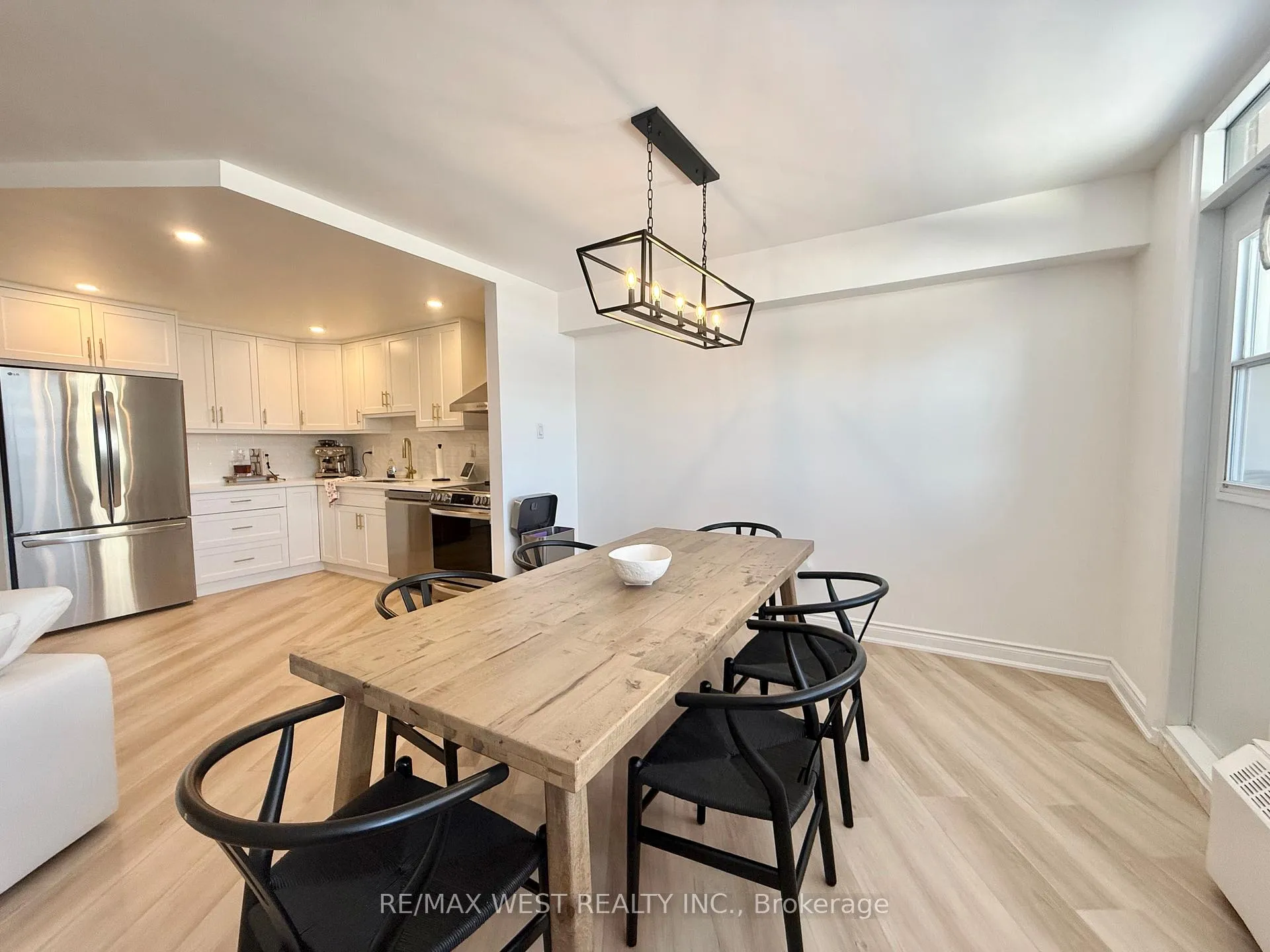 Photo 3 of Unit 522, 451 The West Mall, Etobicoke, Etobicoke West Mall — HOMEH