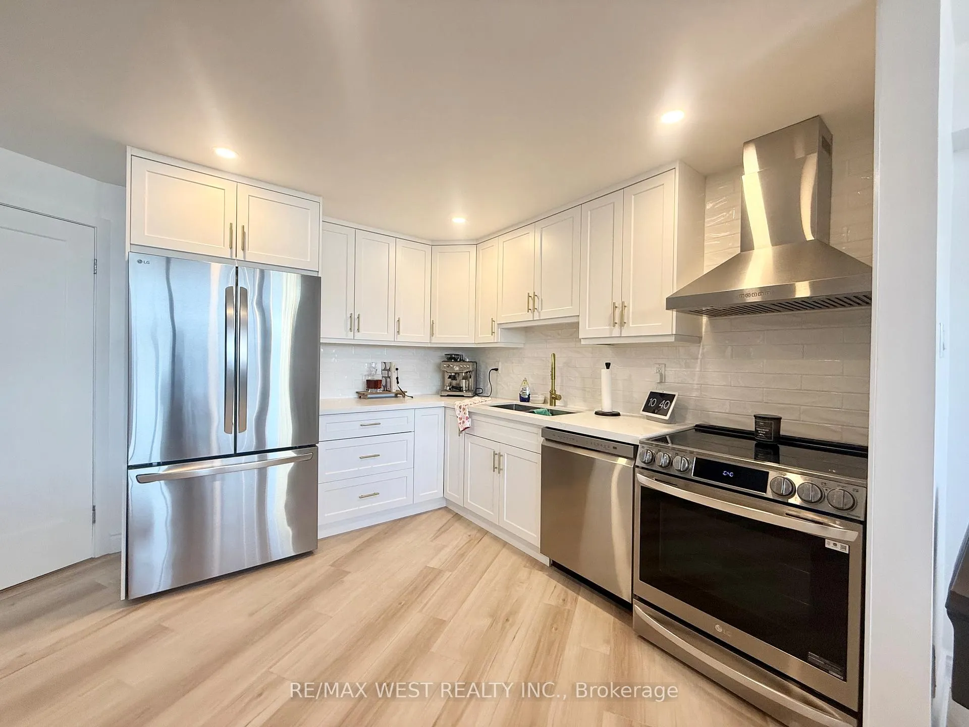 Photo 5 of Unit 522, 451 The West Mall, Etobicoke, Etobicoke West Mall — HOMEH