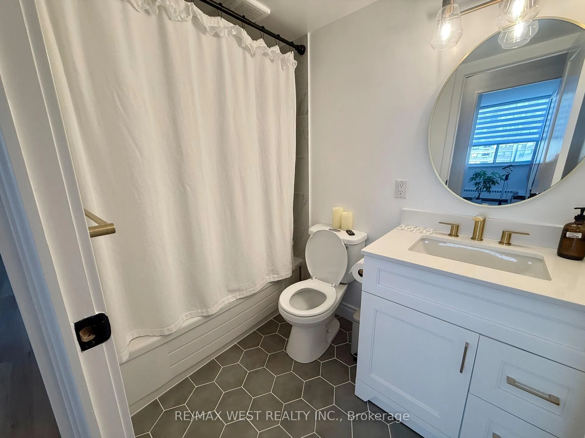Photo 14 of Unit 522, 451 The West Mall, Etobicoke, Etobicoke West Mall — HOMEH