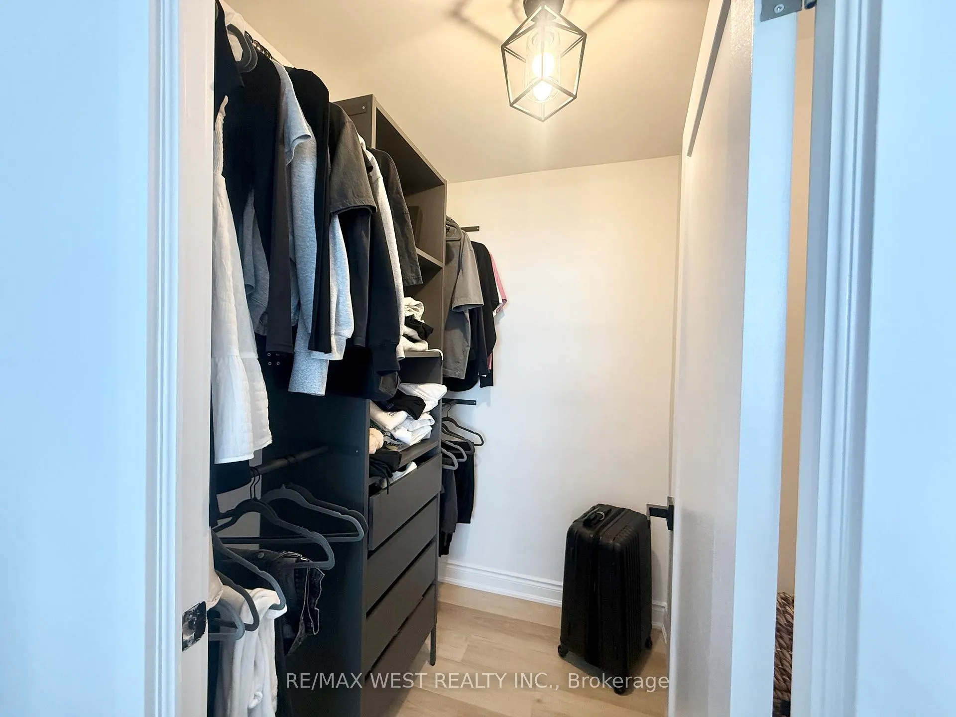 Photo 15 of Unit 522, 451 The West Mall, Etobicoke, Etobicoke West Mall — HOMEH