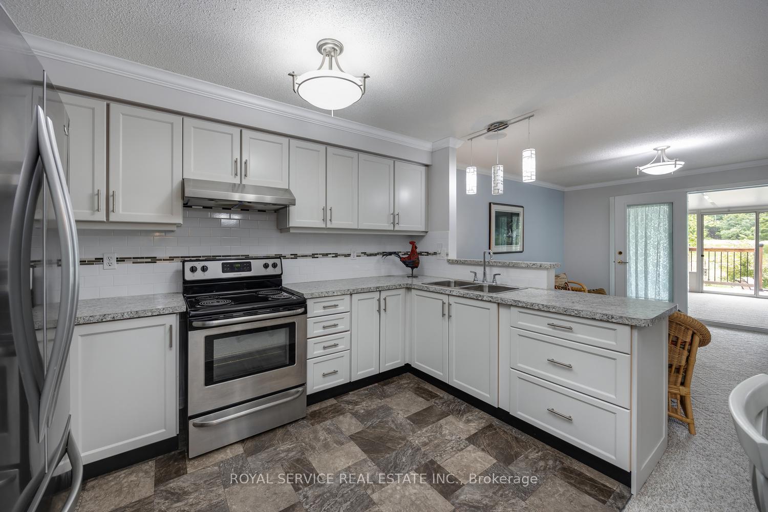 Photo 8 of 1275 Eagle Crescent, Peterborough, Monaghan Ward 2 — HOMEH