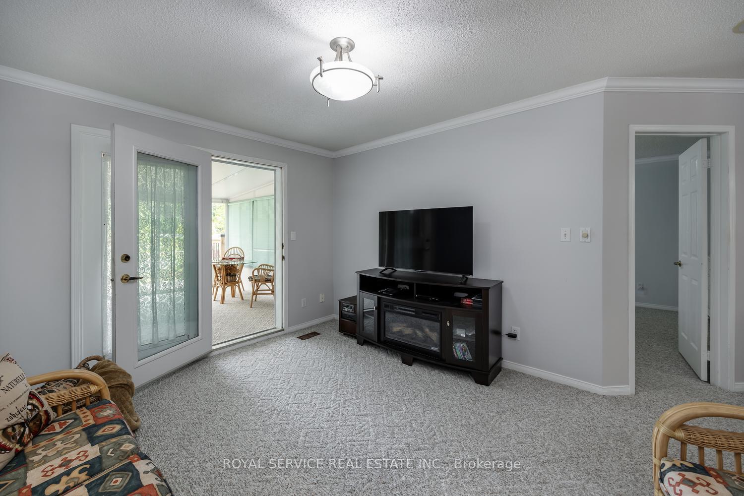 Photo 15 of 1275 Eagle Crescent, Peterborough, Monaghan Ward 2 — HOMEH