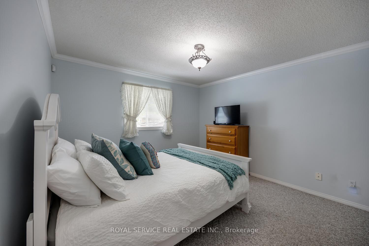 Photo 19 of 1275 Eagle Crescent, Peterborough, Monaghan Ward 2 — HOMEH