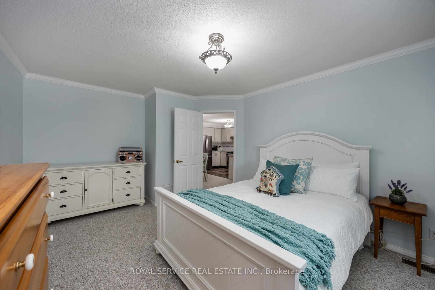 Photo 20 of 1275 Eagle Crescent, Peterborough, Monaghan Ward 2 — HOMEH