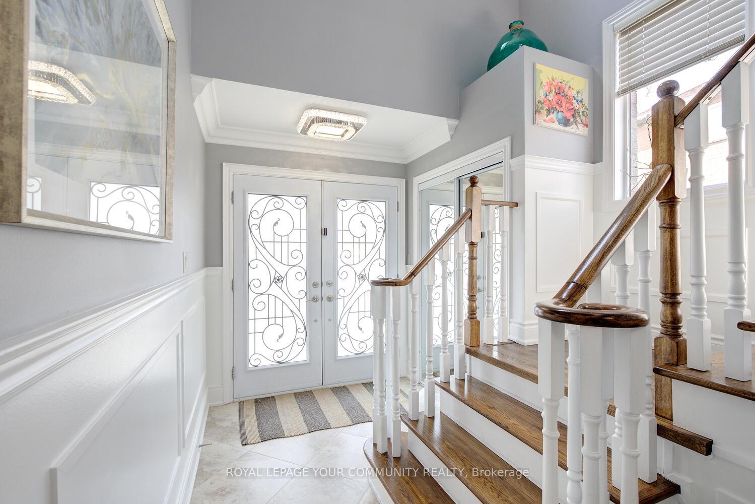 Photo 4 of 25 D'amato Crescent, Vaughan, Maple — HOMEH