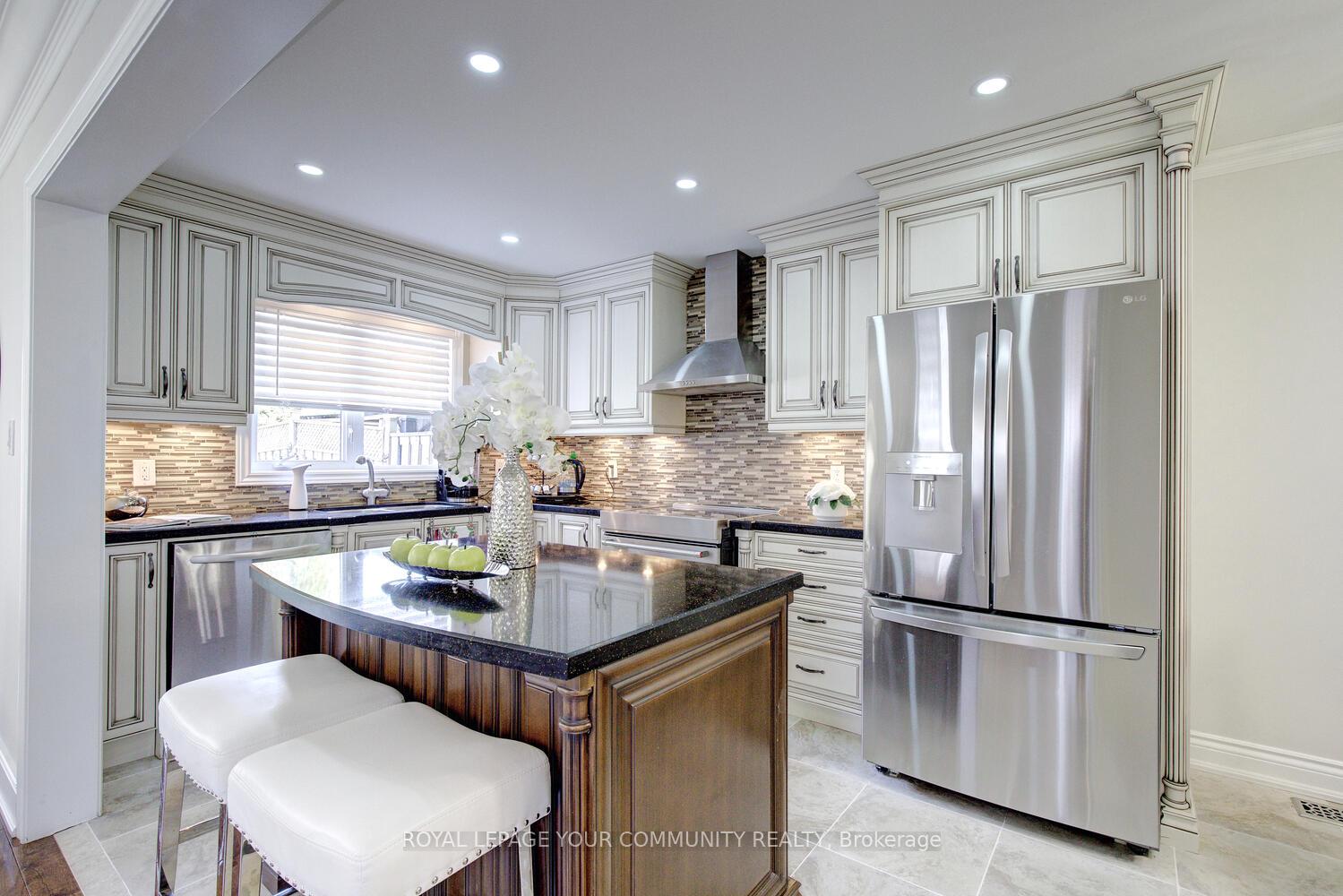 Photo 19 of 25 D'amato Crescent, Vaughan, Maple — HOMEH